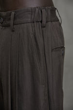 FRONT PLEAT TAPERED LONG TROUSERS