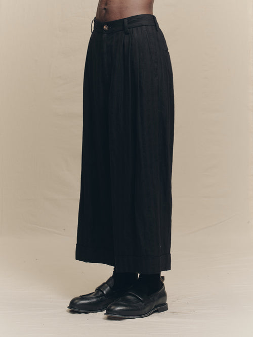 CROPPED TROUSERS