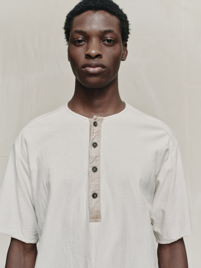 HENLEY-NECK GATHERED T-SHIRT – ZIGGY CHEN