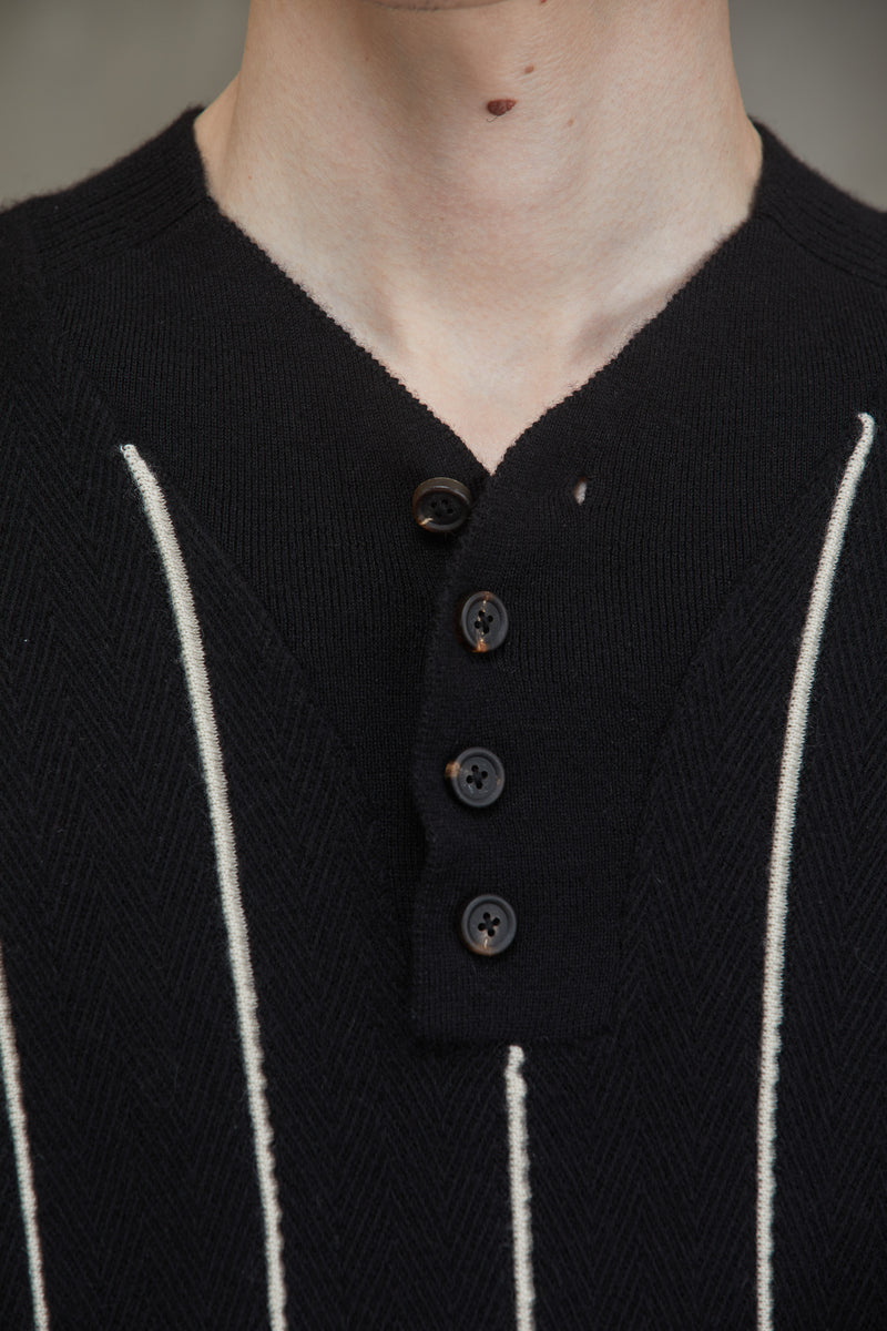 HIGH NECK BUTTONED PULL OVER