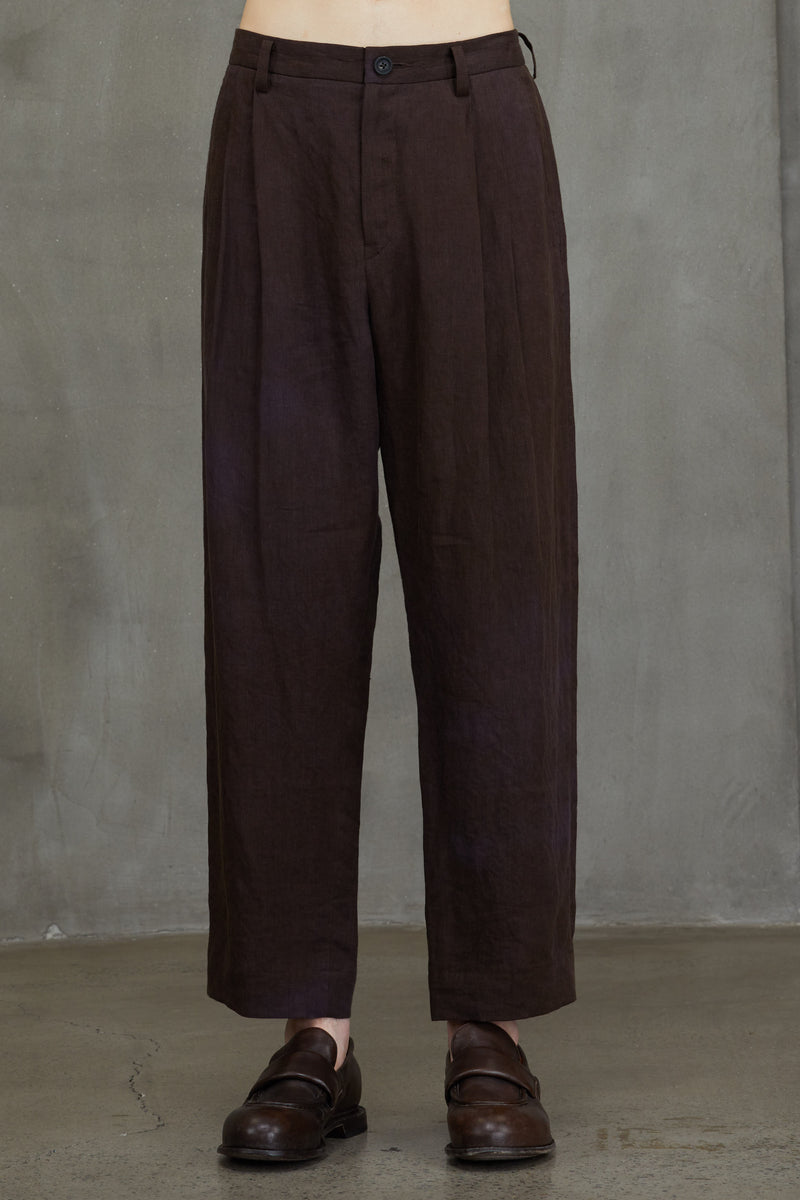 FRONT PLEATS TAPERED TROUSERS