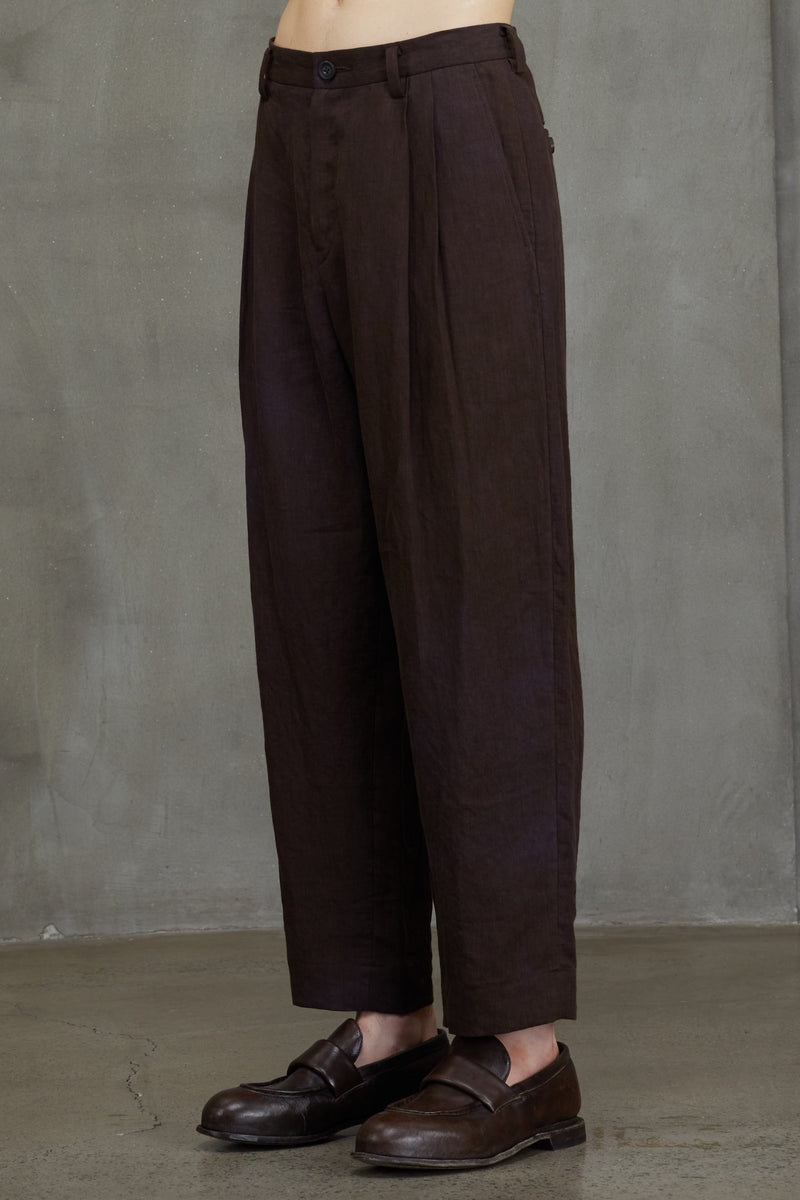 FRONT PLEATS TAPERED TROUSERS