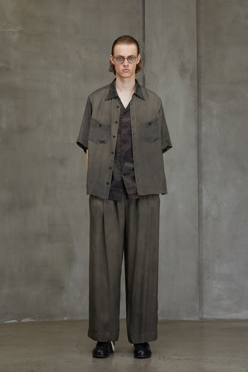 SPREAD COLLAR SHORT SLEEVE SHIRT