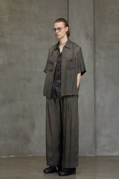 SPREAD COLLAR SHORT SLEEVE SHIRT