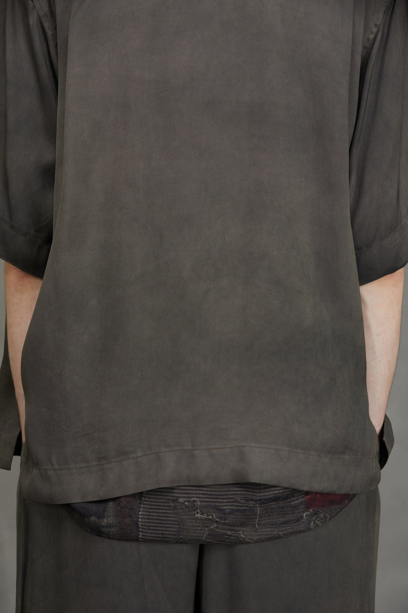 SPREAD COLLAR SHORT SLEEVE SHIRT