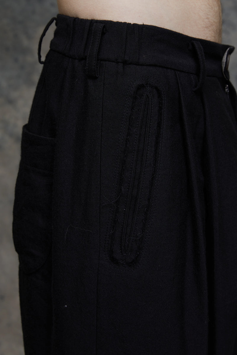 PLEATED TAPERED TROUSERS