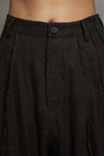 ELONGATED PLEATED WIDE SHORTS