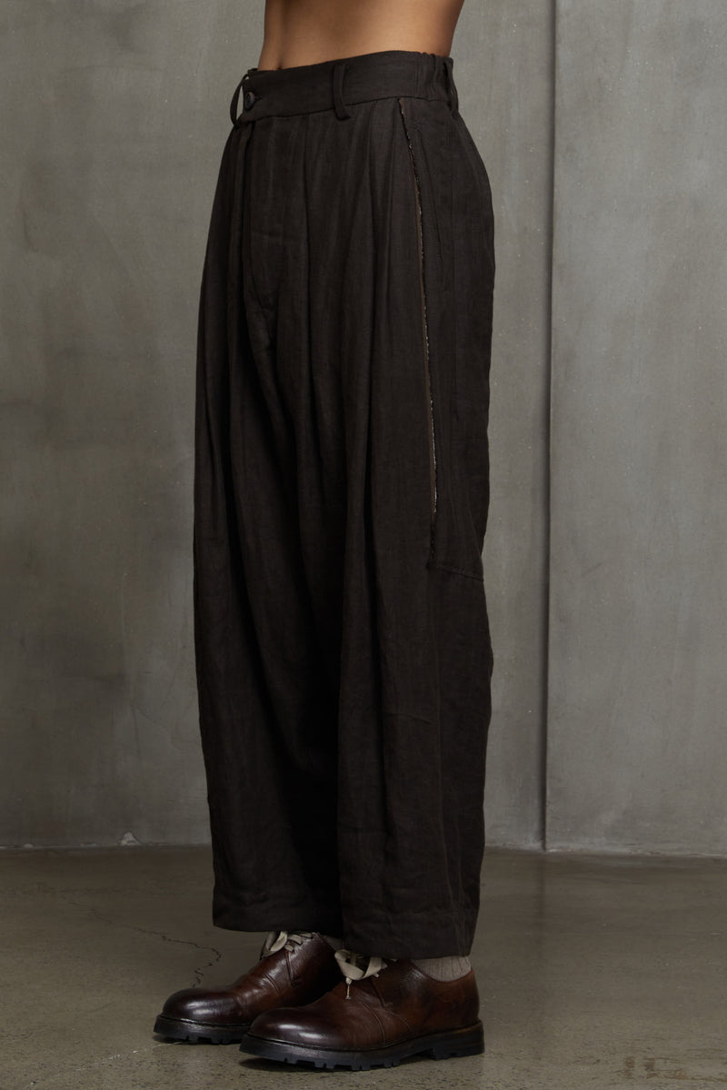 SELVEDGED PLEATED WIDE LEG TROUSERS