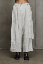 PLEATED WIDE TROUSERS WITH DETACHABLE PANEL